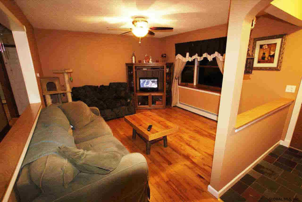 137 Hills Pond Road Hampton, NY 12887 - Photo 2 of 12 Photo 2
