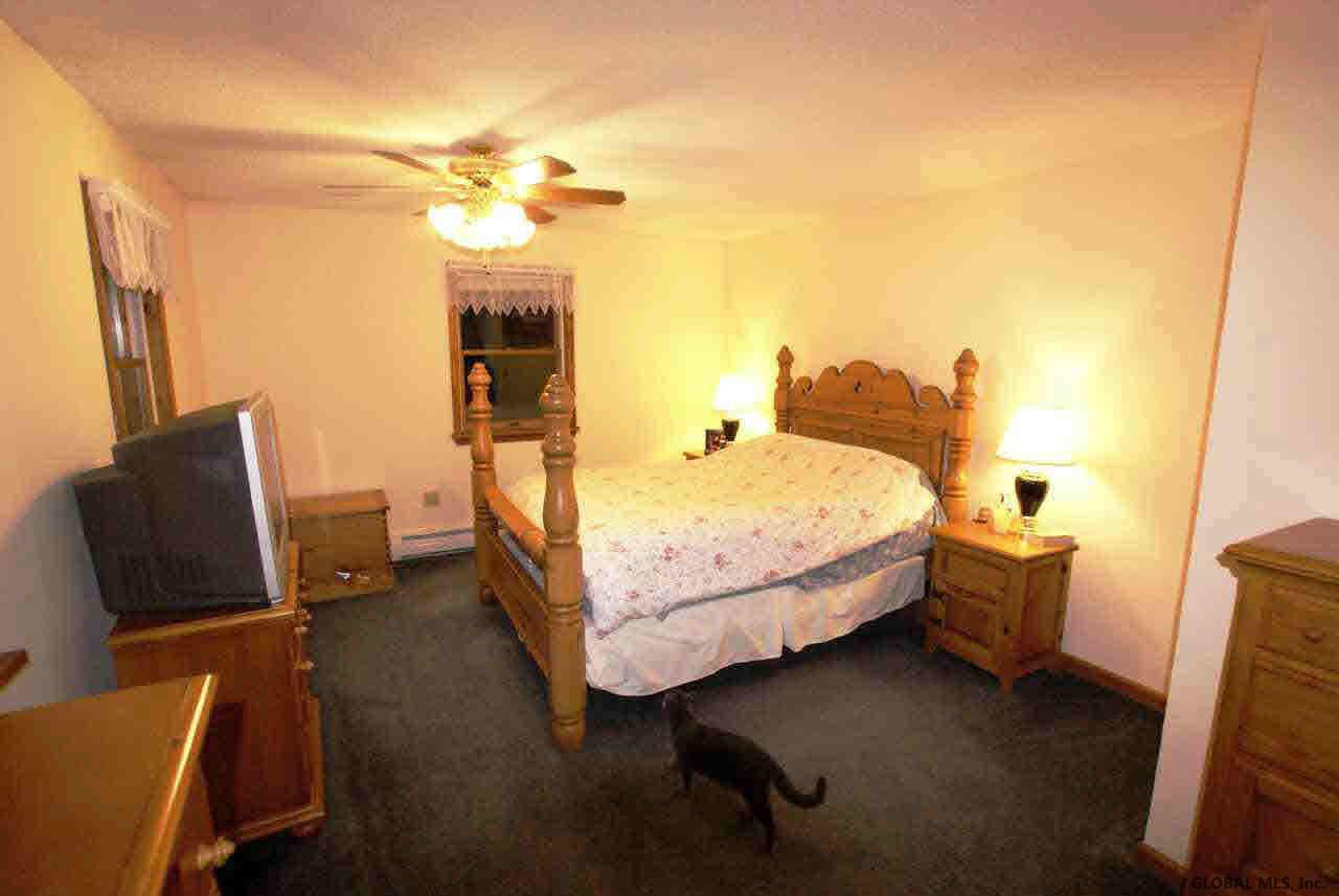 137 Hills Pond Road Hampton, NY 12887 - Photo 6 of 12 Photo 6