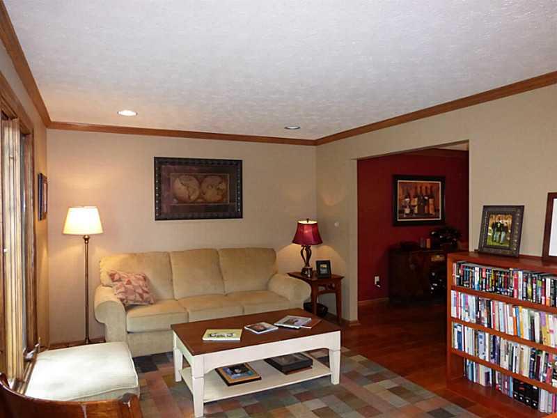 846 Bennett Road Carmel, IN 46032 - Photo 4 of 22 Gallery Image 4