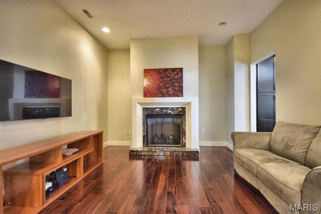 6451 Clayton Road, Unit 303 St. Louis, MO 63117 - Photo 9 of 18