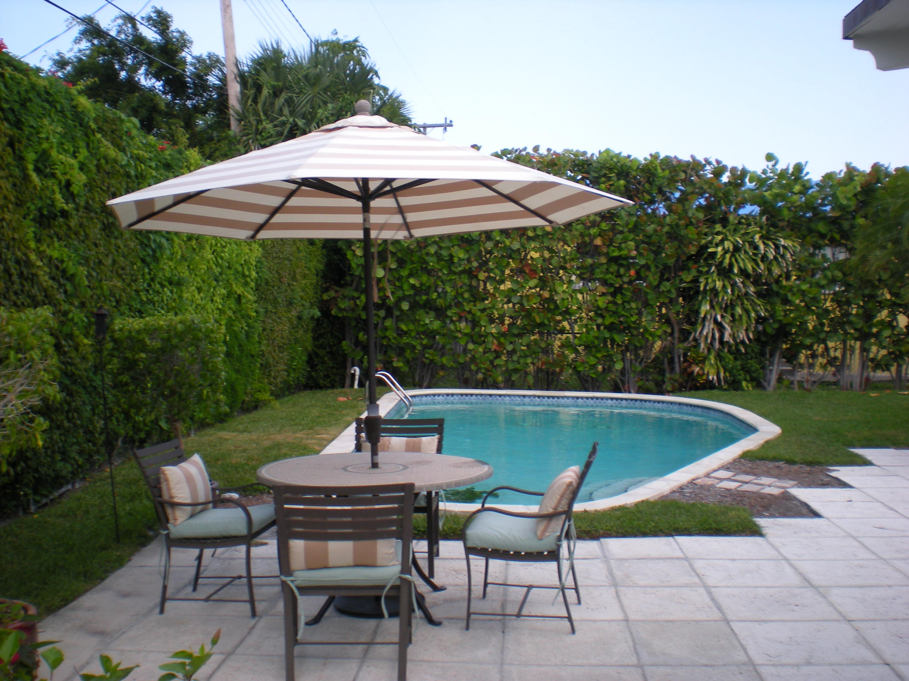 217 Edmor Road West Palm Beach, FL 33405 - Photo 12 of 15 Pool & Patio
