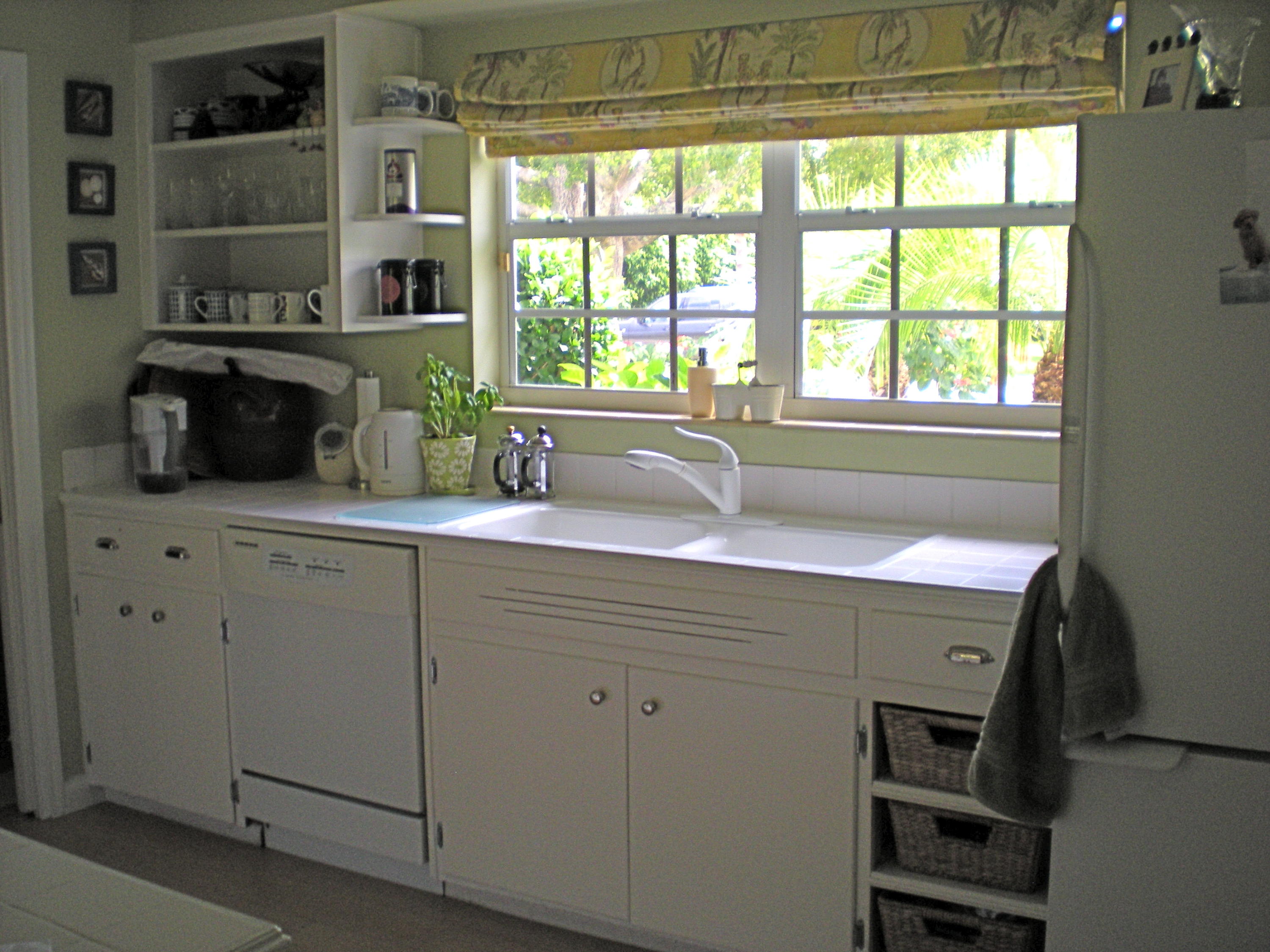 217 Edmor Road West Palm Beach, FL 33405 - Photo 6 of 15 Kitchen