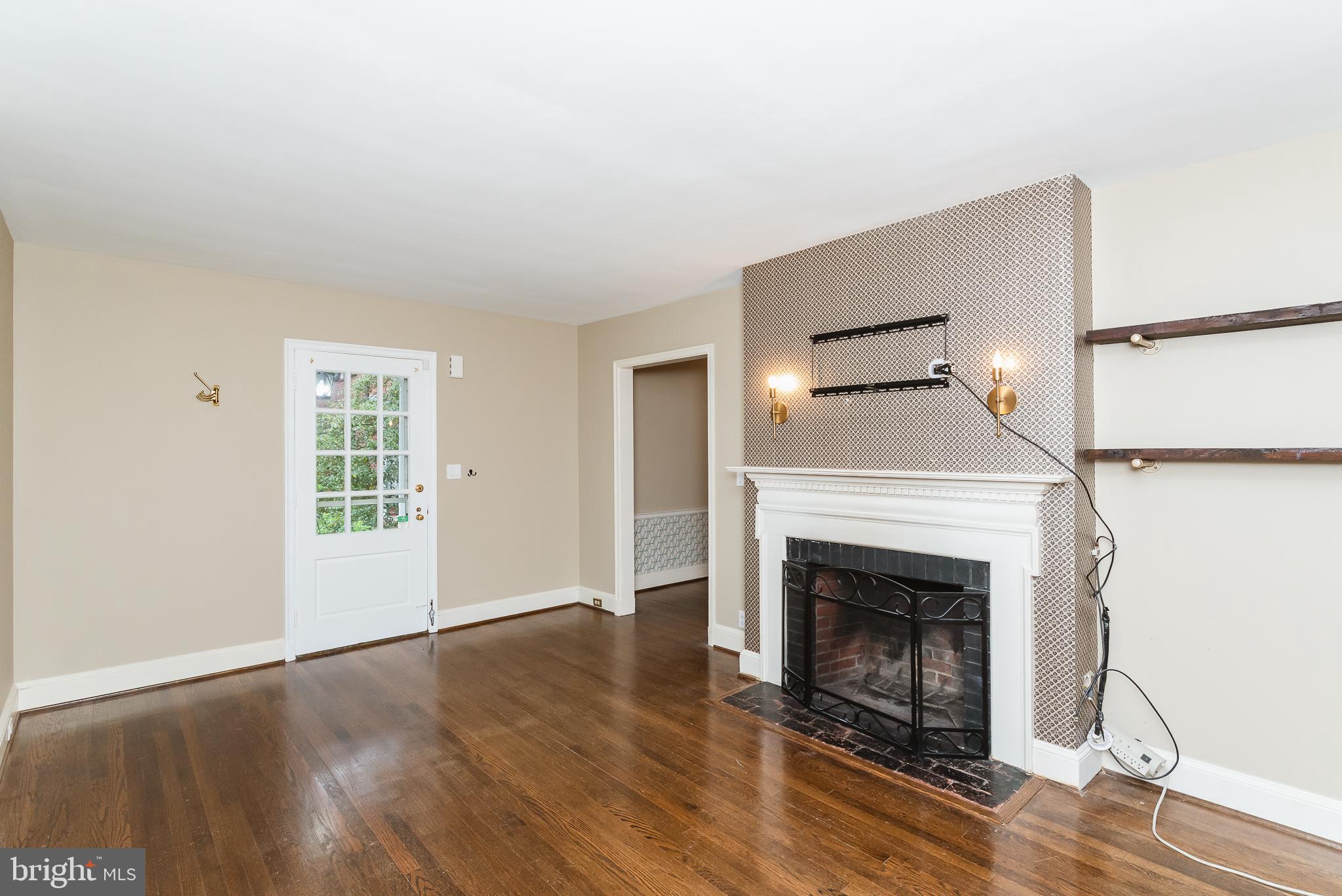316 Paddington Road Baltimore, MD 21212 - Photo 8 of 56 Living Room