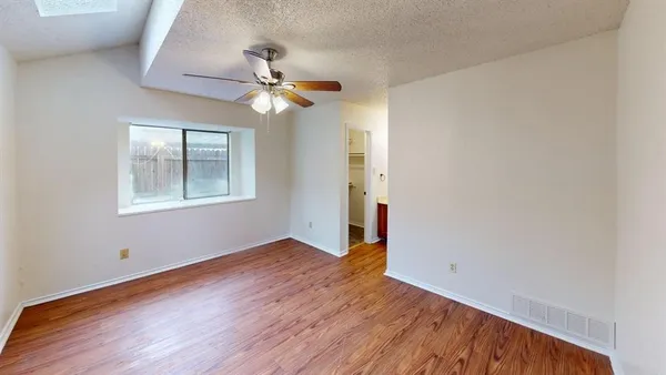 $1,800 | 732 Versailles Street, Mesquite, TX 75149