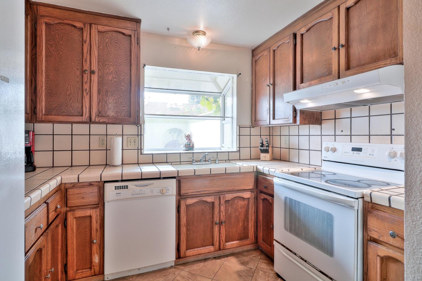409 Green Valley Road Watsonville, CA 95076 - Photo 15 of 33 Gallery Image 15