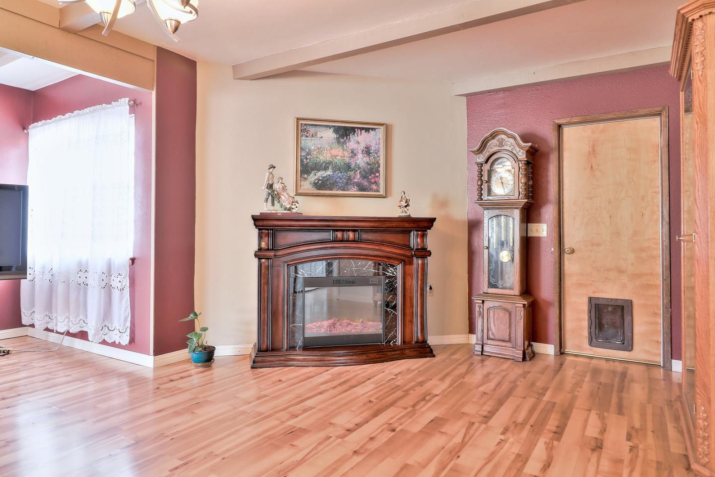 409 Green Valley Road Watsonville, CA 95076 - Photo 9 of 33 Gallery Image 9