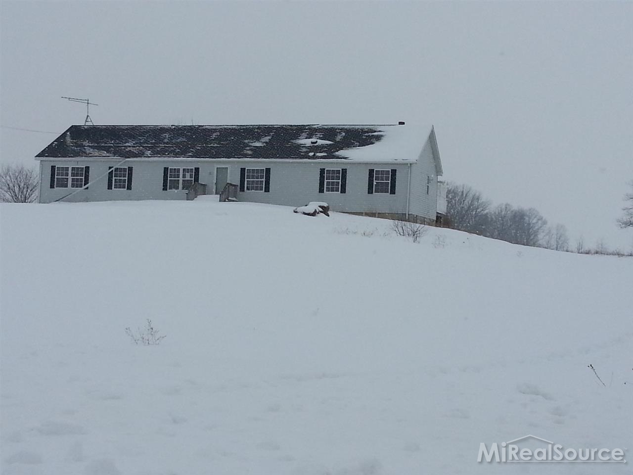5961 Welch Road Emmett, MI 48022 - Photo 1 of 6 31182803.JPG