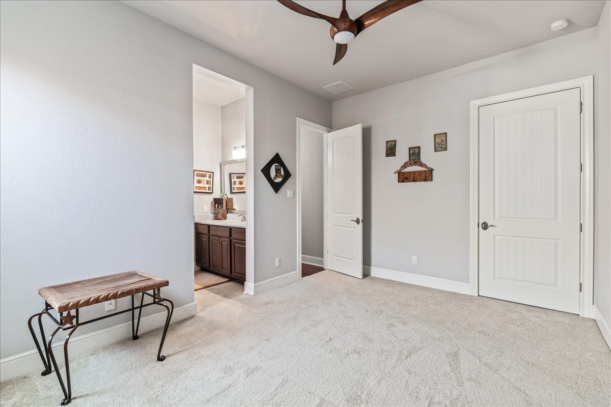 413 Montalcino Lane Georgetown, TX 78628 - Photo 28 of 40 a view of a livingroom with a workspace