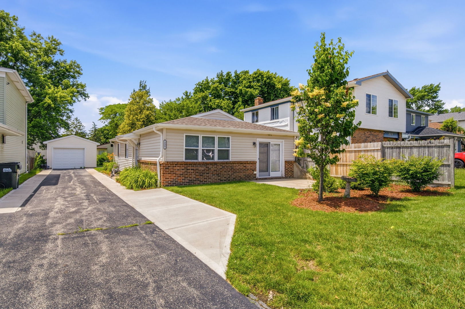 225 Mill Stream Drive Bolingbrook, IL 60440 - Photo 2 of 24