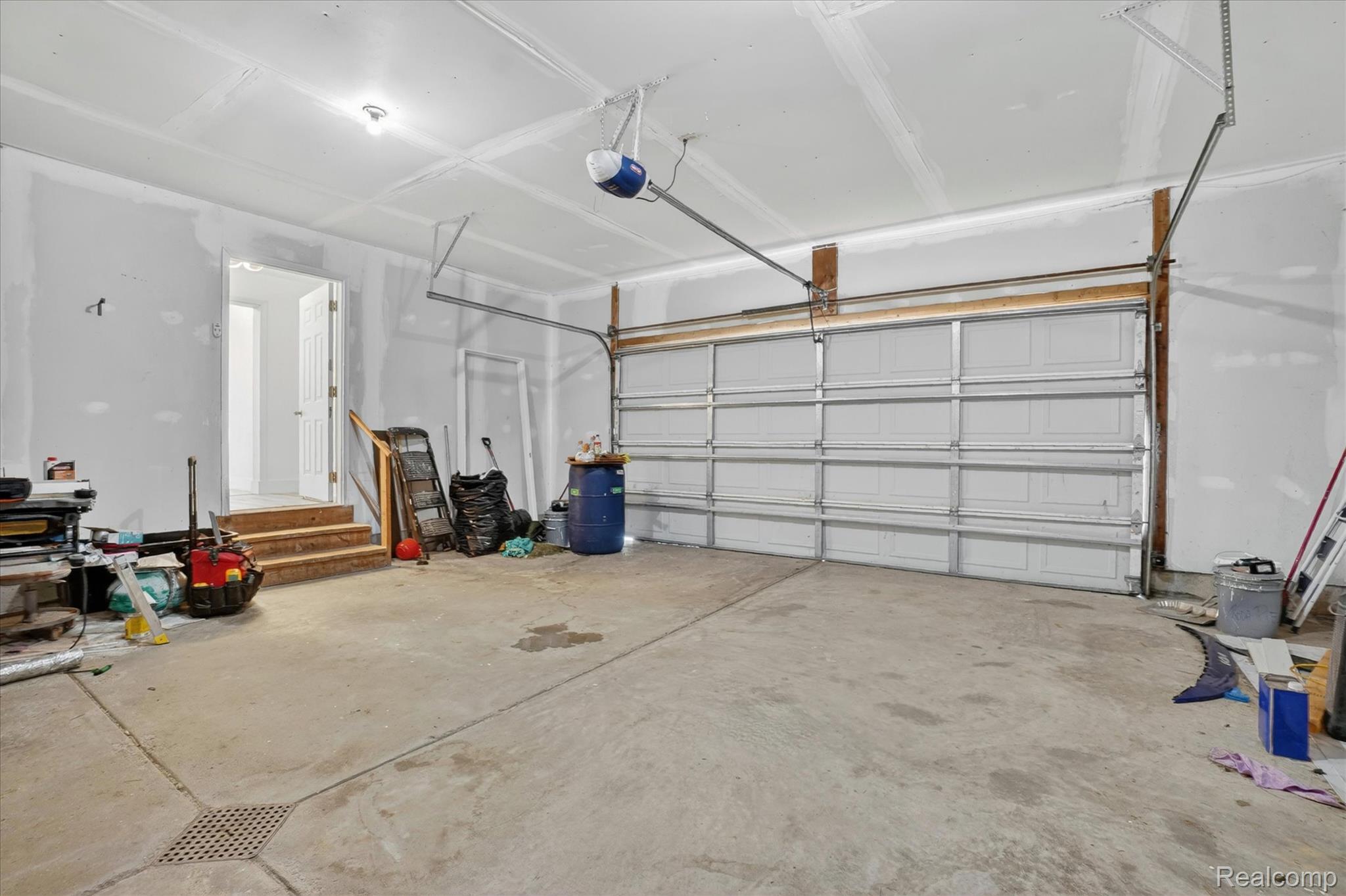 1400 North Every Road Mason, MI 48854 - Photo 23 of 33 Garage