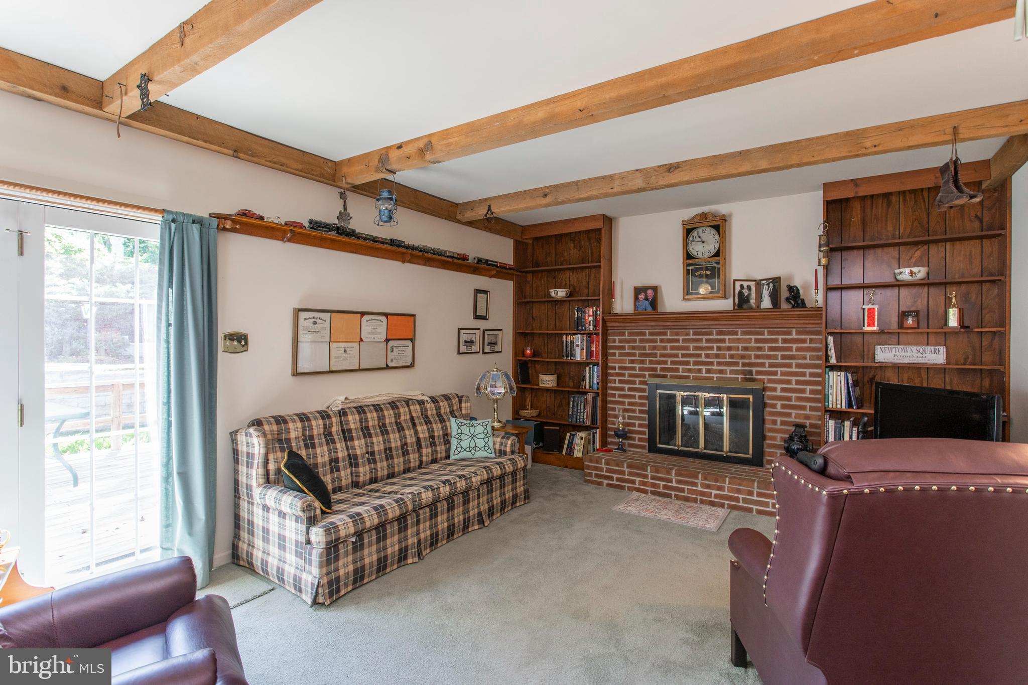154 Poplar Road Newtown Square, PA 19073 - Photo 18 of 56 Family room with propane fireplace.