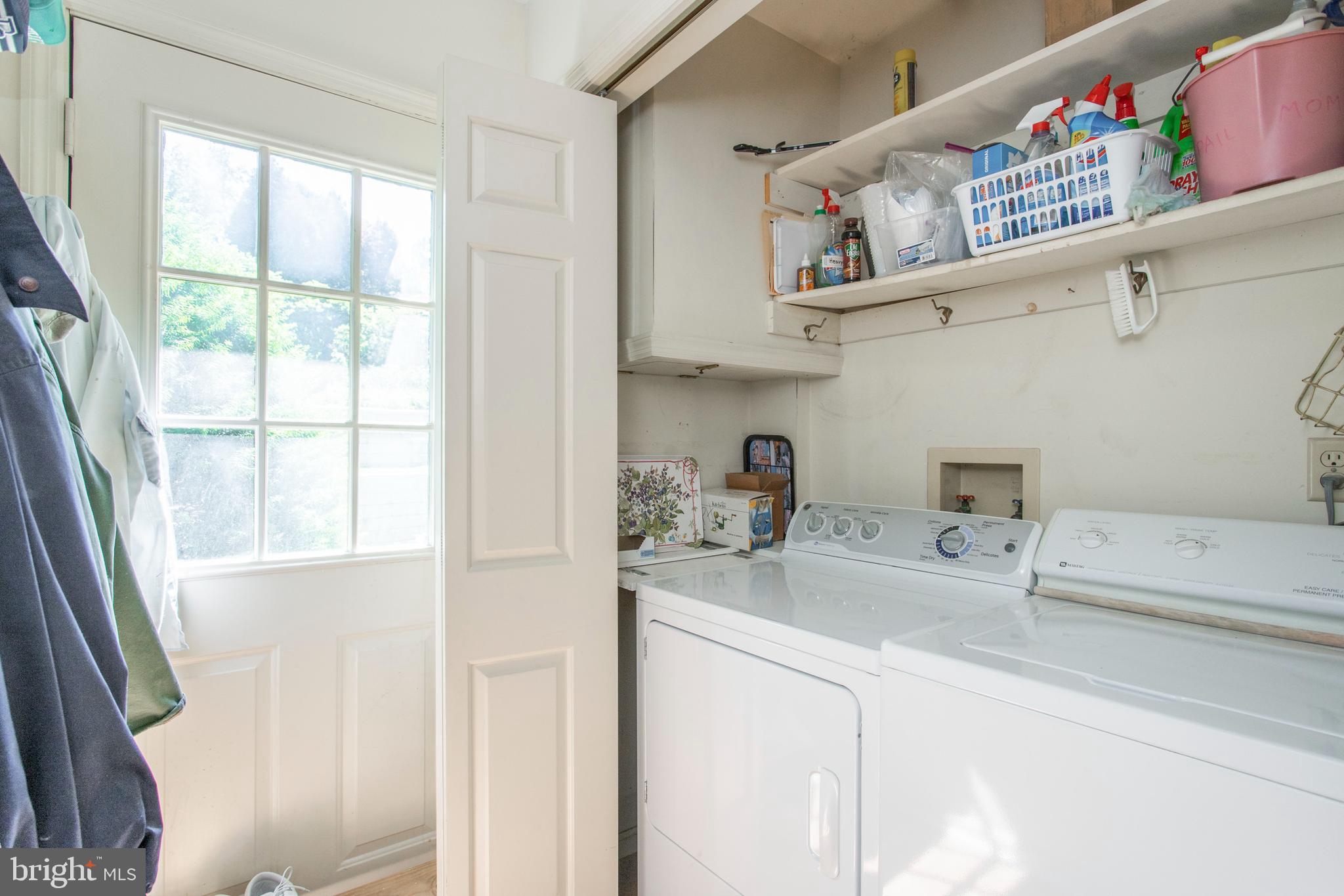 154 Poplar Road Newtown Square, PA 19073 - Photo 21 of 56 Laundry room/ mudroom with laundry shoot.