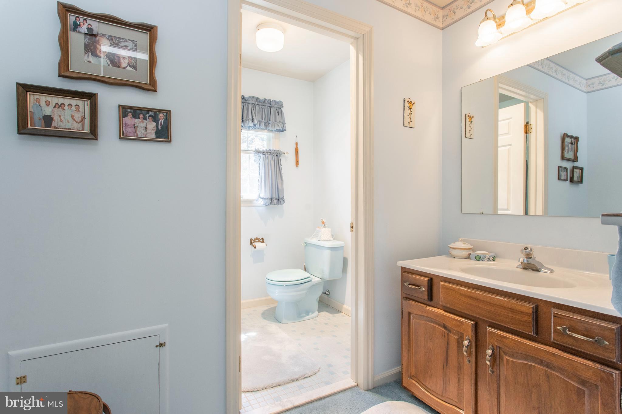154 Poplar Road Newtown Square, PA 19073 - Photo 26 of 56 Master bathroom.