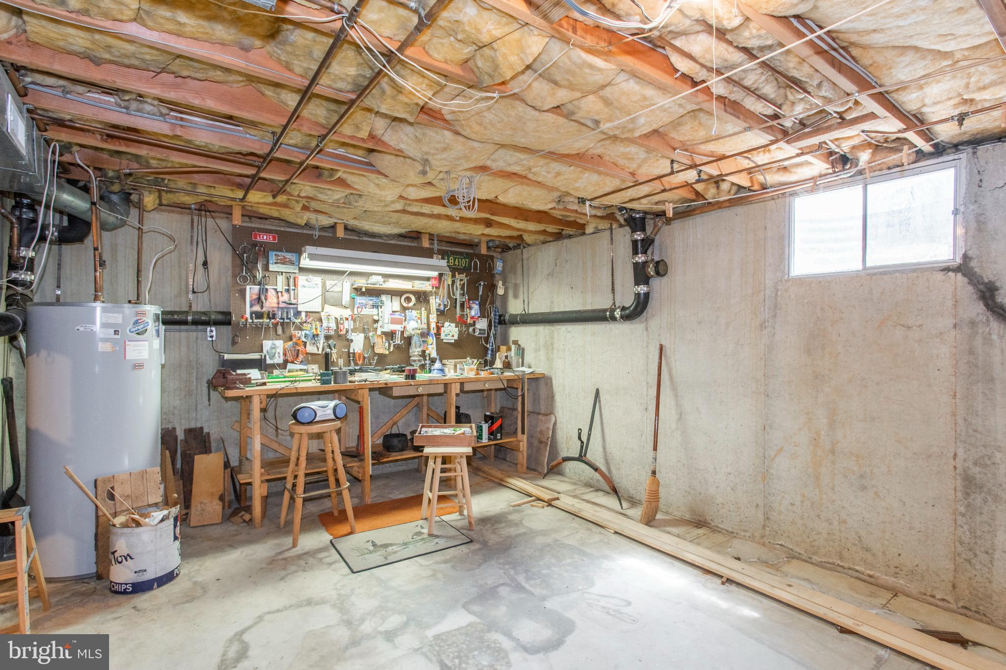 154 Poplar Road Newtown Square, PA 19073 - Photo 38 of 56 Work bench in basement.