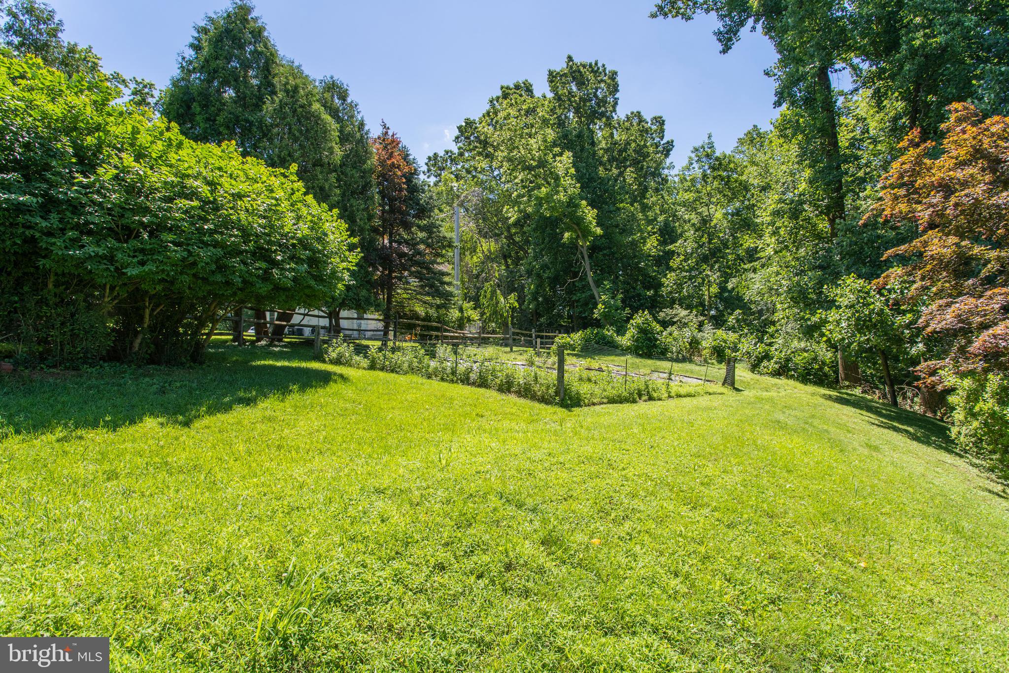 154 Poplar Road Newtown Square, PA 19073 - Photo 49 of 56 View from the top of yard.