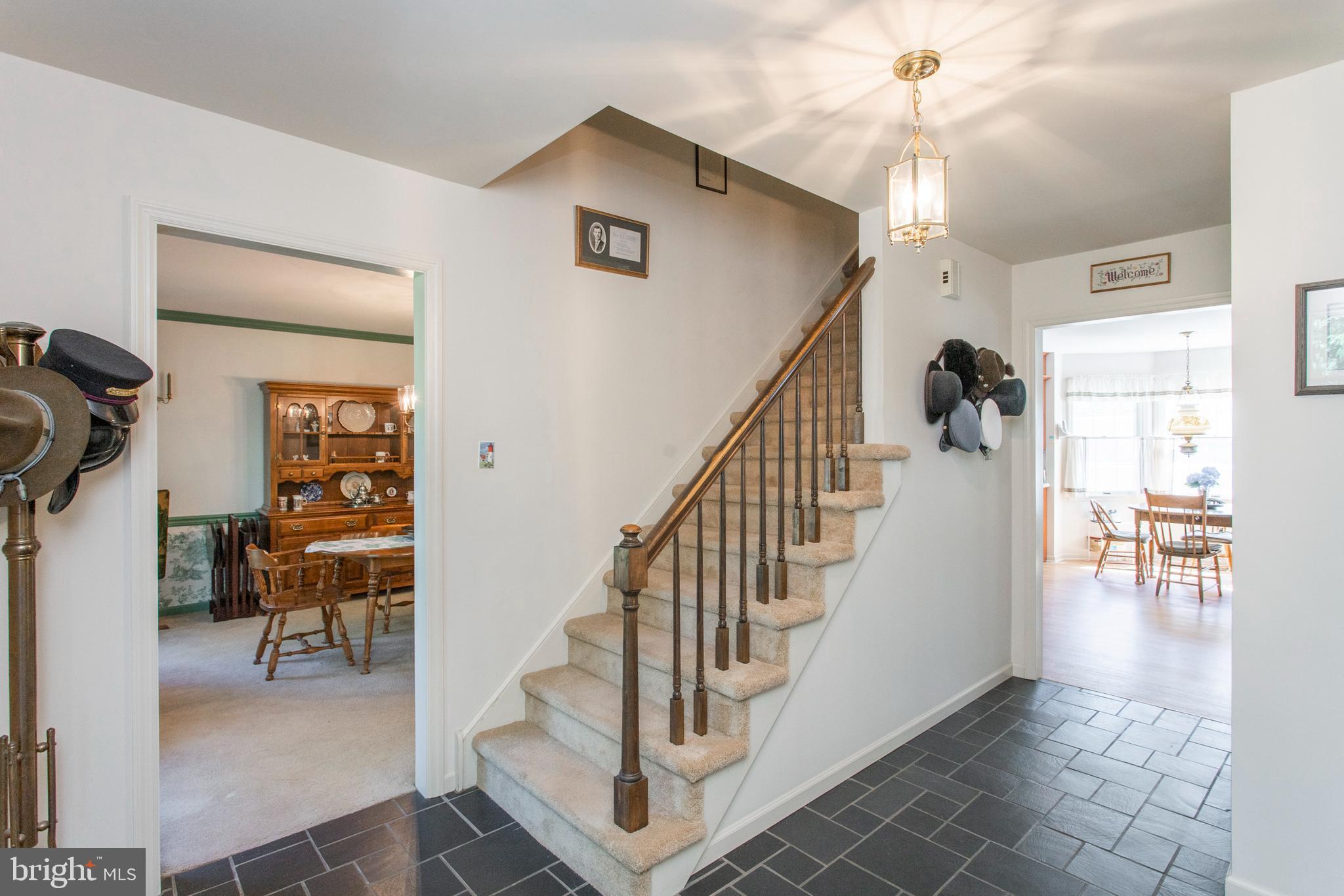 154 Poplar Road Newtown Square, PA 19073 - Photo 6 of 56 Foyer