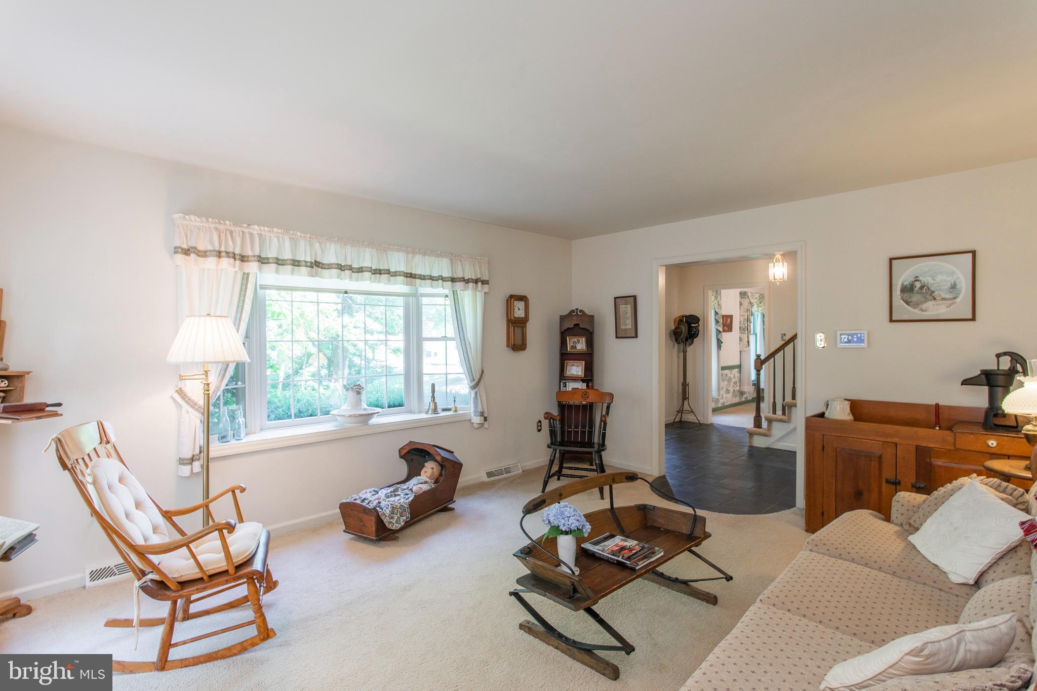 154 Poplar Road Newtown Square, PA 19073 - Photo 8 of 56 Sunny bay window overlooking mature trees.