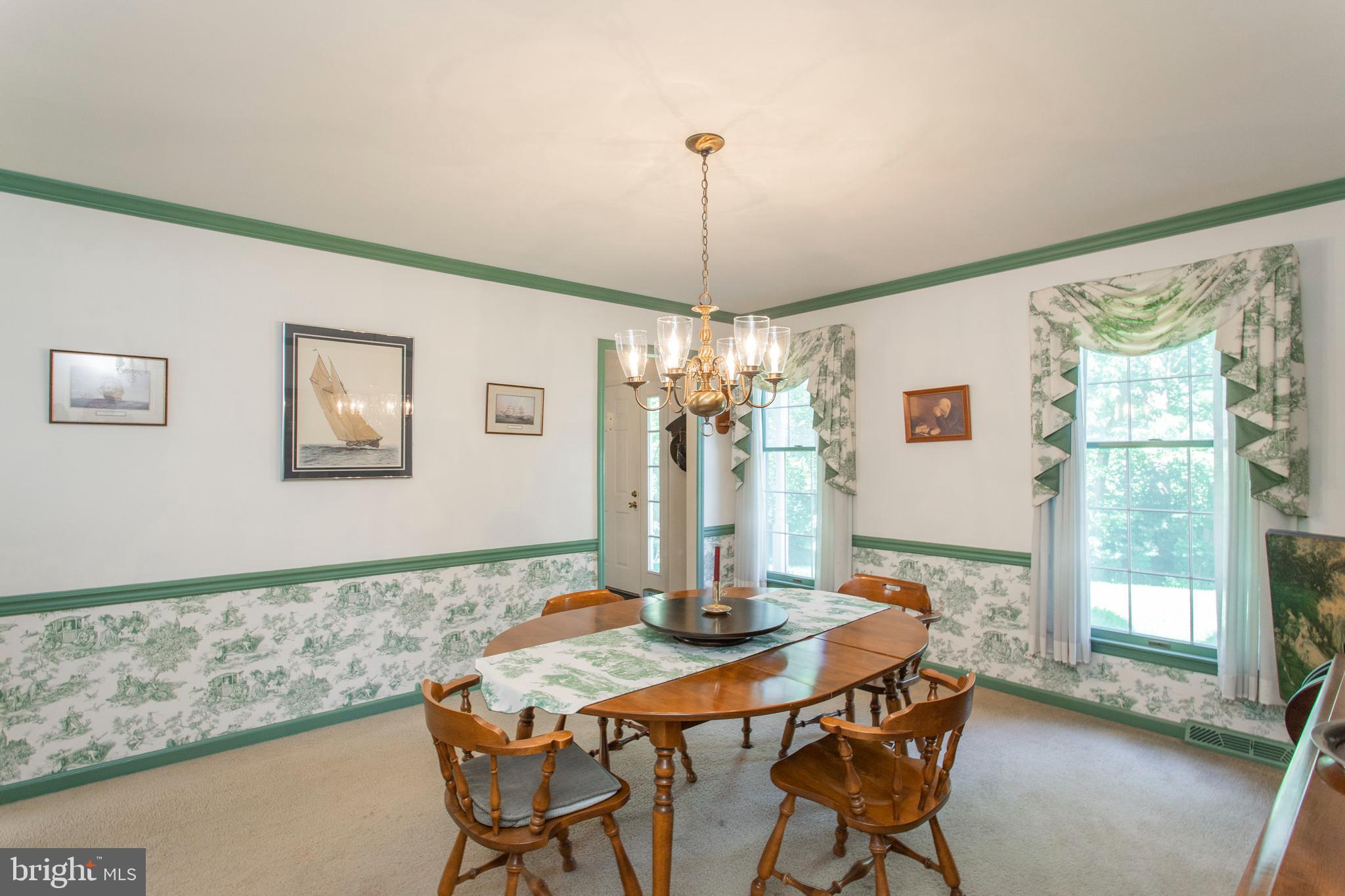 154 Poplar Road Newtown Square, PA 19073 - Photo 9 of 56 Large sunny dining room.