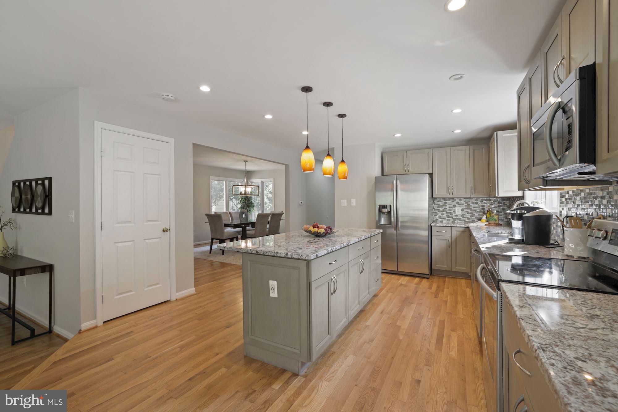1306 Pavilion Club Way Reston, VA 20194 - Photo 11 of 56