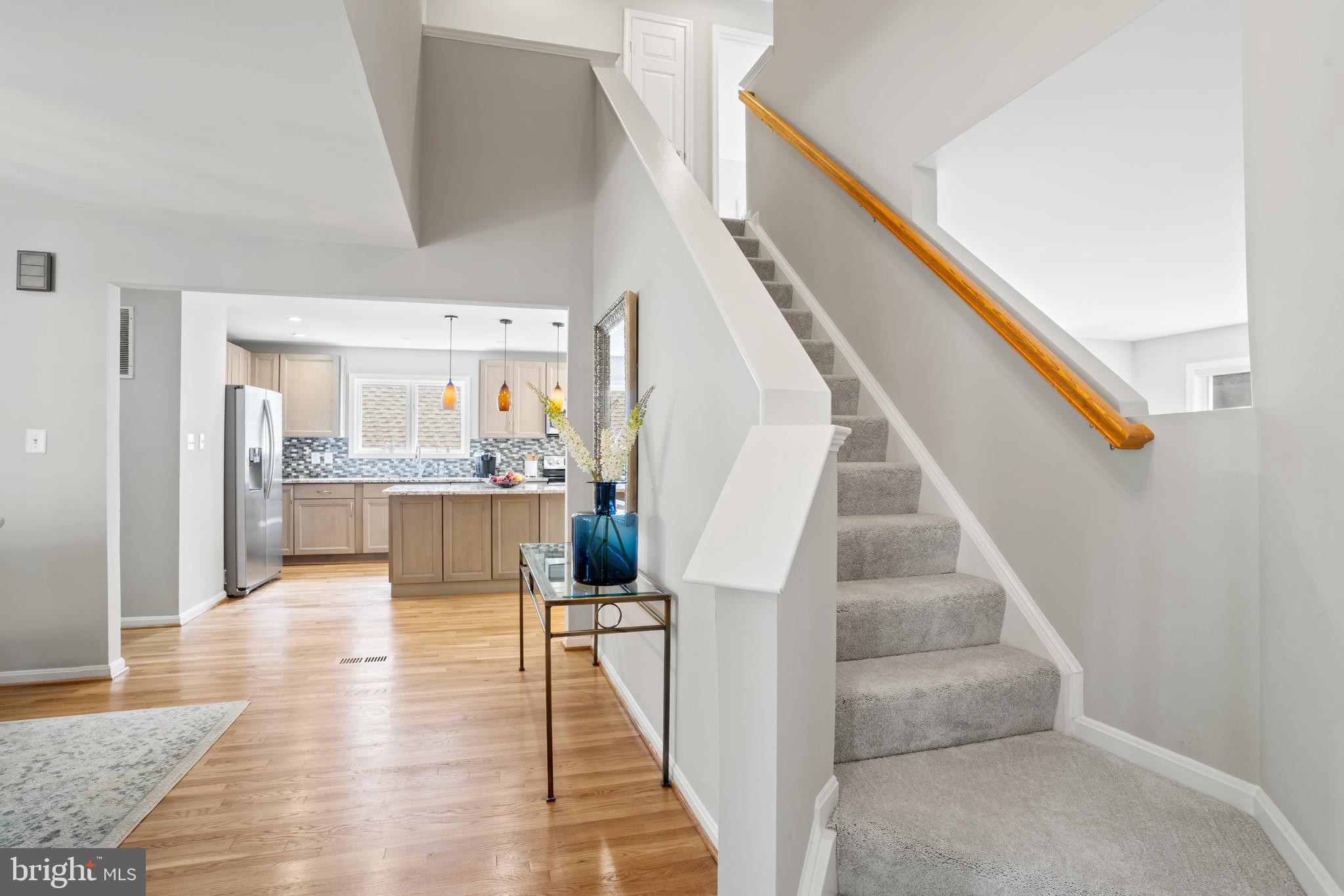1306 Pavilion Club Way Reston, VA 20194 - Photo 8 of 56 Foyer