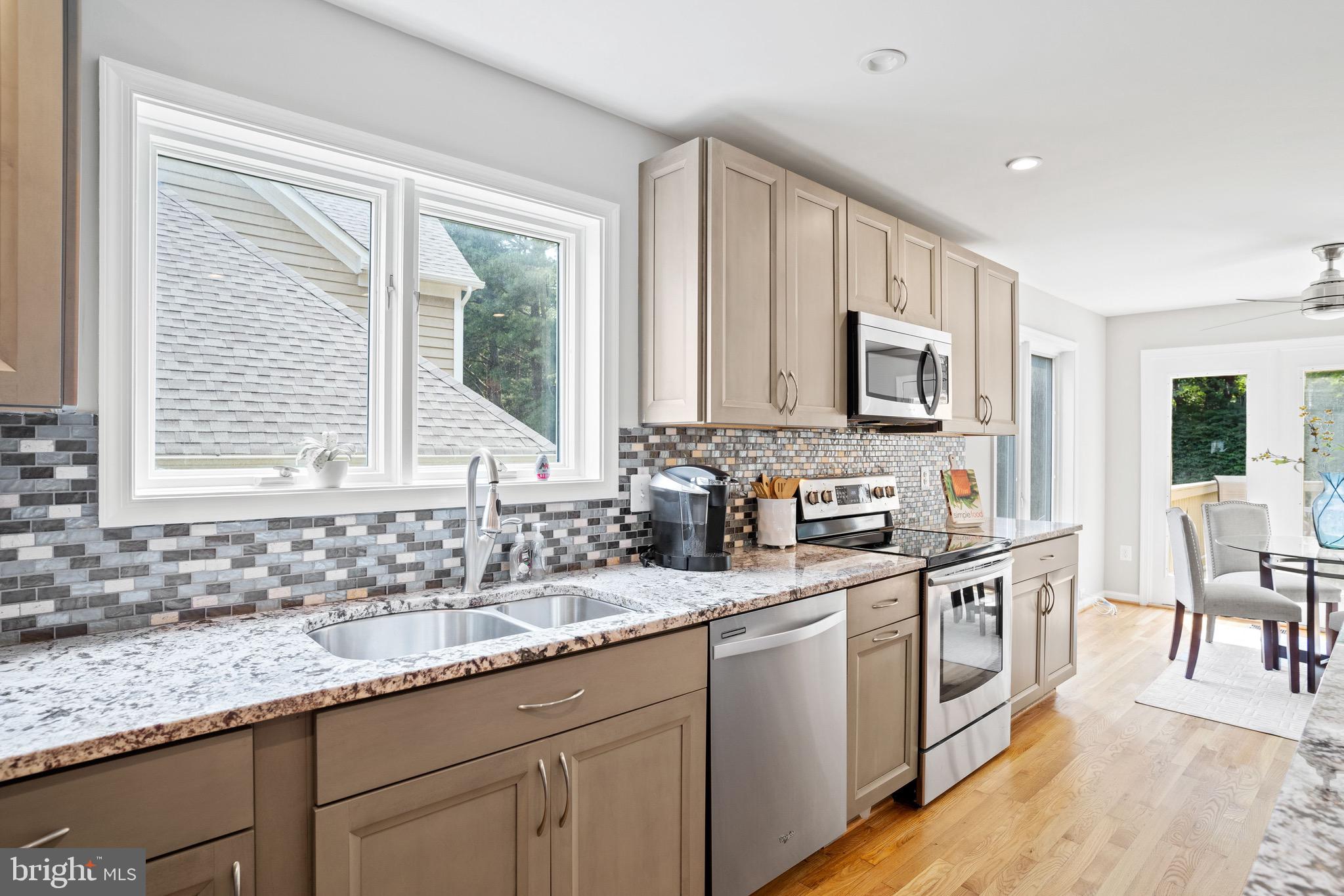 1306 Pavilion Club Way Reston, VA 20194 - Photo 9 of 56 Kitchen