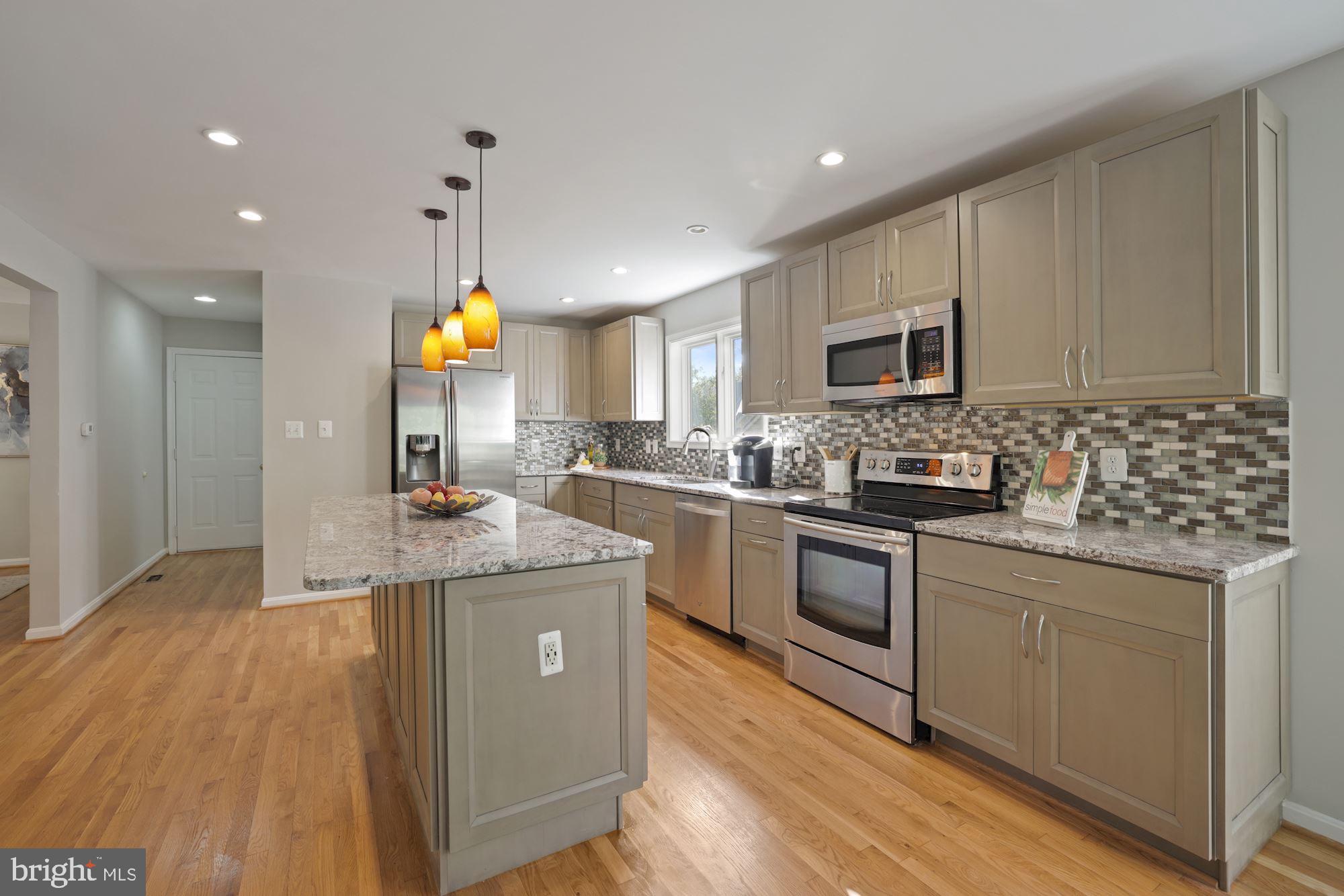 1306 Pavilion Club Way Reston, VA 20194 - Photo 10 of 56