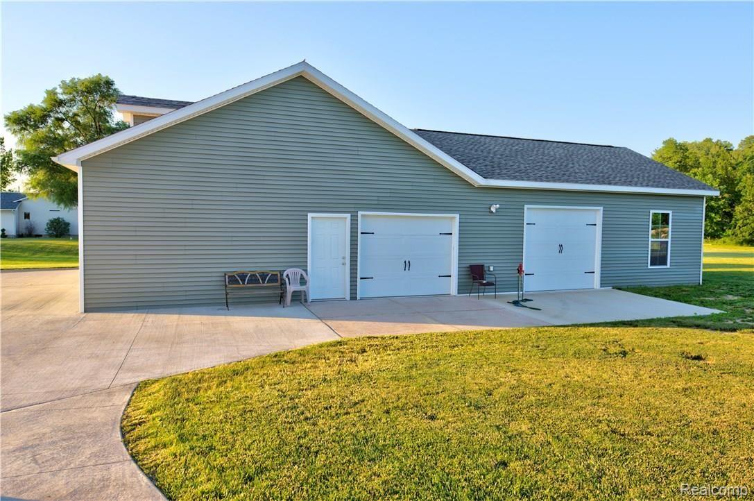 8229 Duffield Road Gaines, MI 48436 - Photo 4 of 46 DSC_7527_8_9_1.jpg