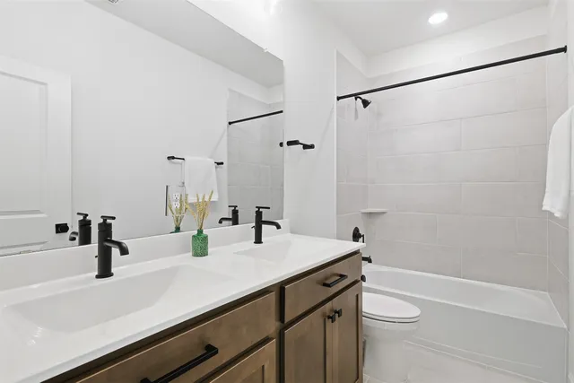 $3,500 | 5511 Orangery Lane, Manvel, TX 77578