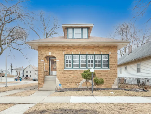 $415,000 | 900 Lathrop Avenue, Forest Park, IL 60130