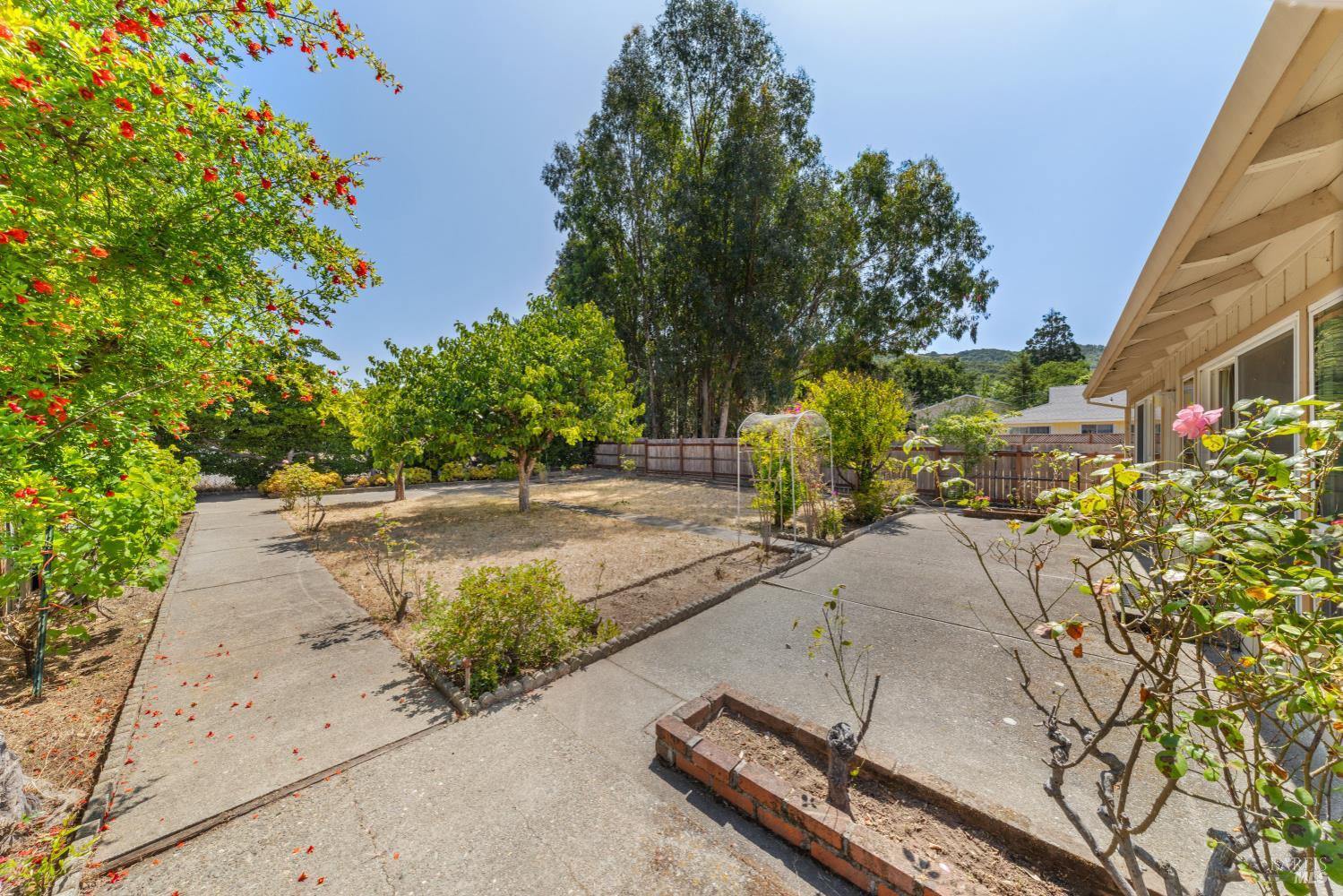 32 Roosevelt Avenue San Rafael, CA 94903 - Photo 30 of 40 a view of a street with a building