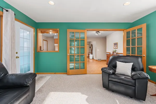 $424,900 | 585 North Perry Parkway, Oregon, WI 53575
