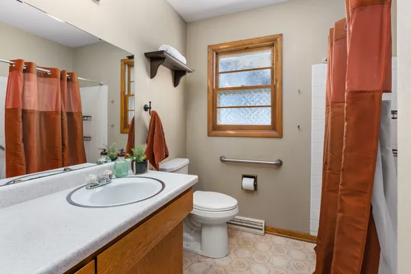 $424,900 | 585 North Perry Parkway, Oregon, WI 53575