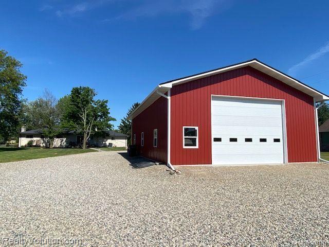 61211 Romeo Plank Road Ray, MI 48096 - Photo 13 of 44