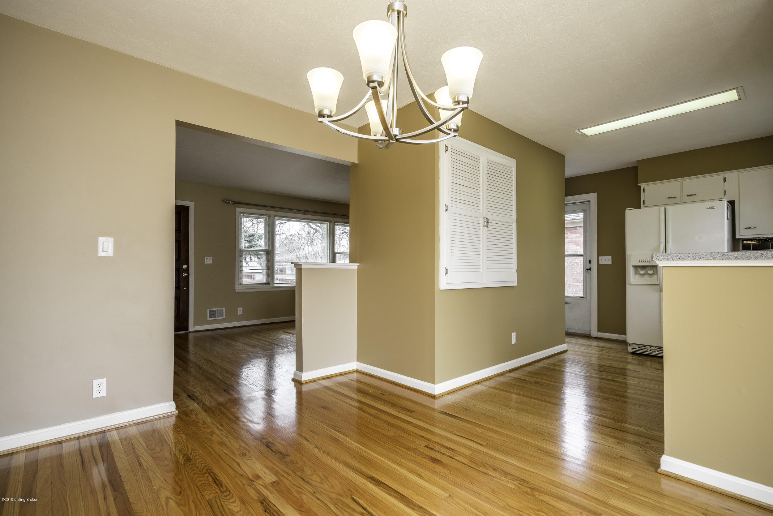 8214 Delido Road Louisville, KY 40219 - Photo 9 of 53 8a