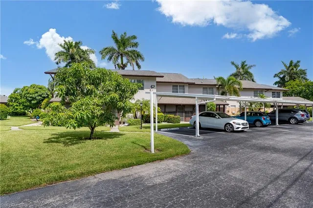 $249,000 | 180 Cypress Way East, Unit B212, Naples, FL 34110