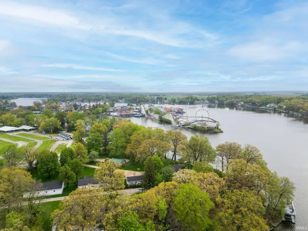 $755,000 | 5259 East Willow Court, Monticello, IN 47960