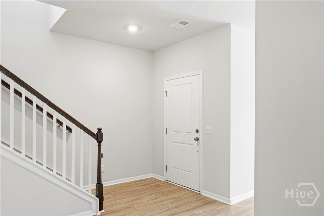 136 Binscombe Lane Pooler, GA 31322 - Photo 4 of 35 Foyer