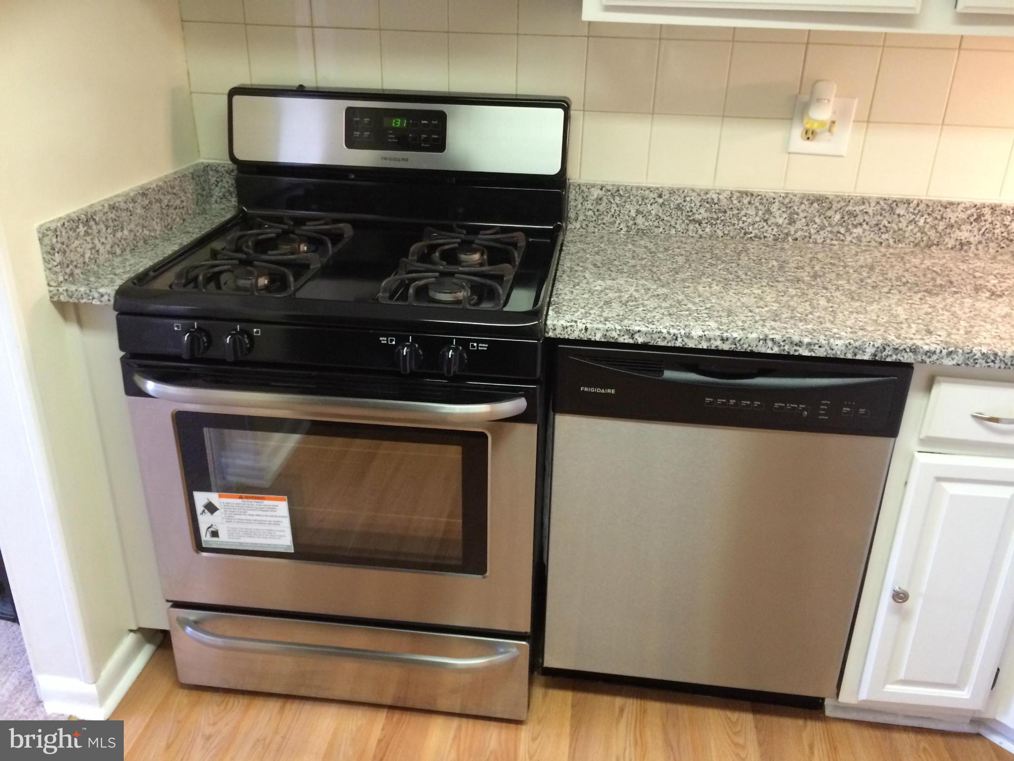 1558 Northgate Square, Unit 21A Reston, VA 20190 - Photo 13 of 18 New Stove