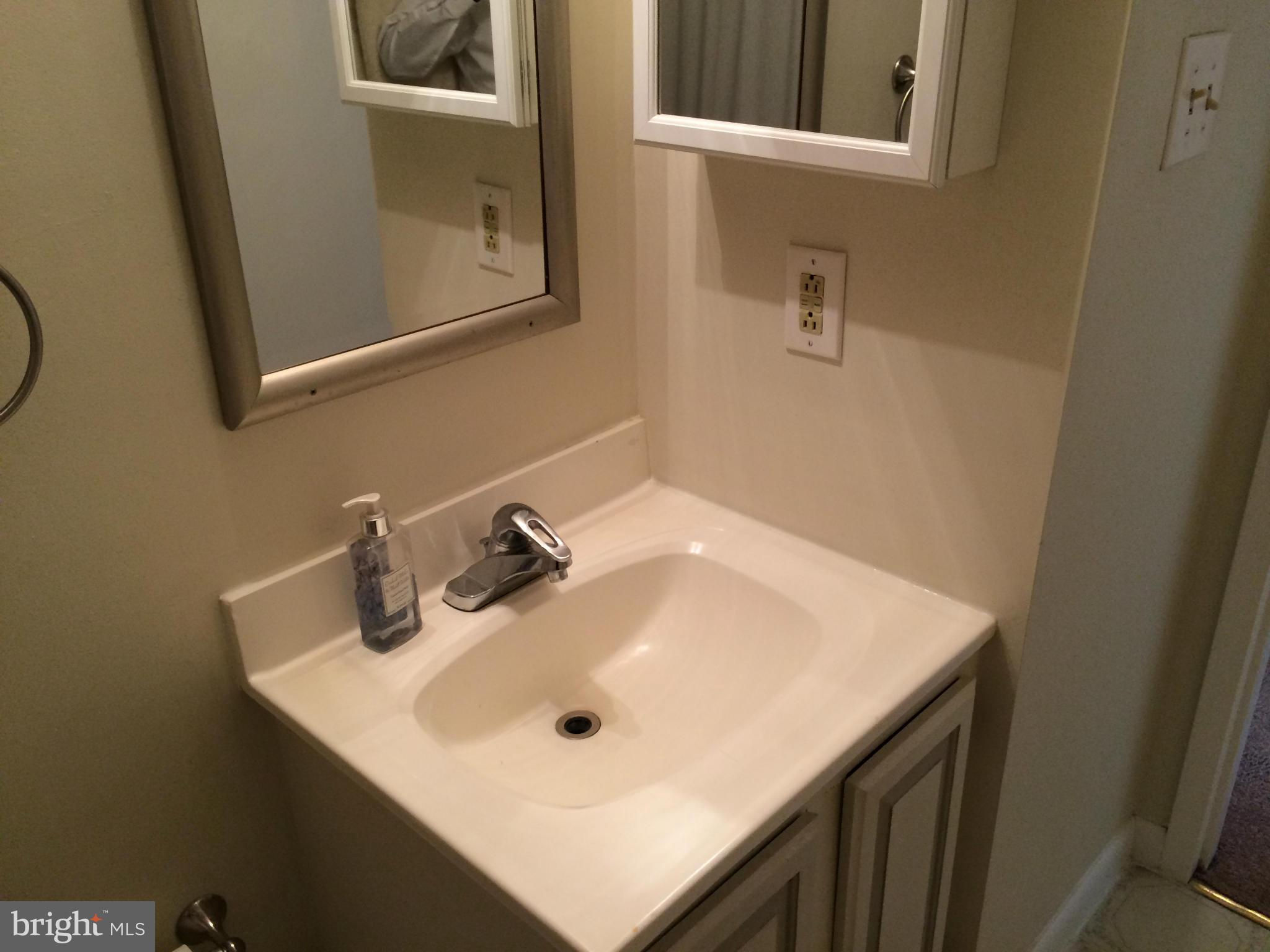 1558 Northgate Square, Unit 21A Reston, VA 20190 - Photo 17 of 18 Bath