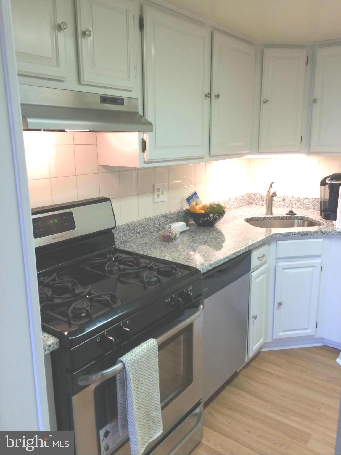 1558 Northgate Square, Unit 21A Reston, VA 20190 - Photo 4 of 18 Kitchen