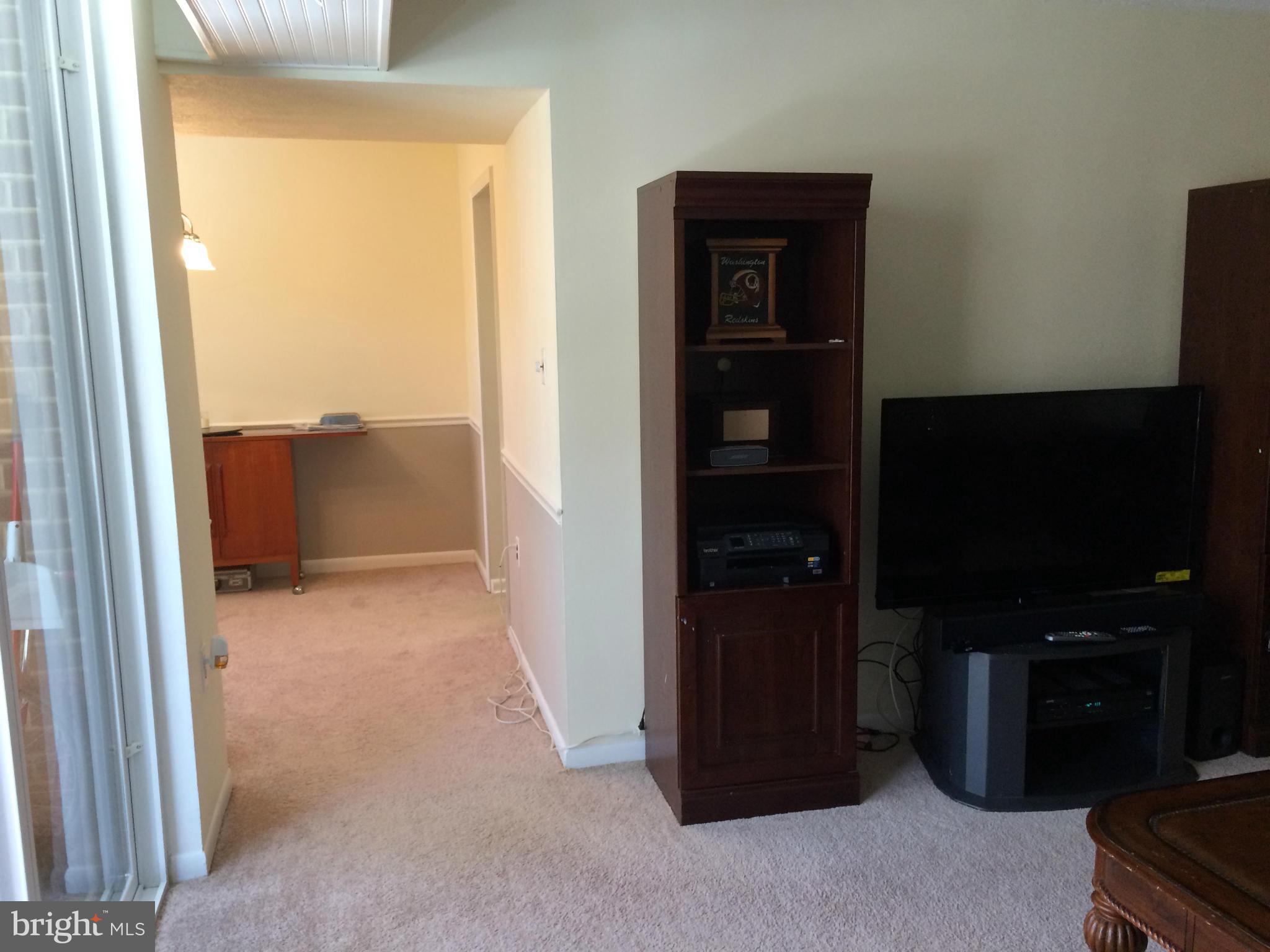 1558 Northgate Square, Unit 21A Reston, VA 20190 - Photo 10 of 18 View toward dining rm