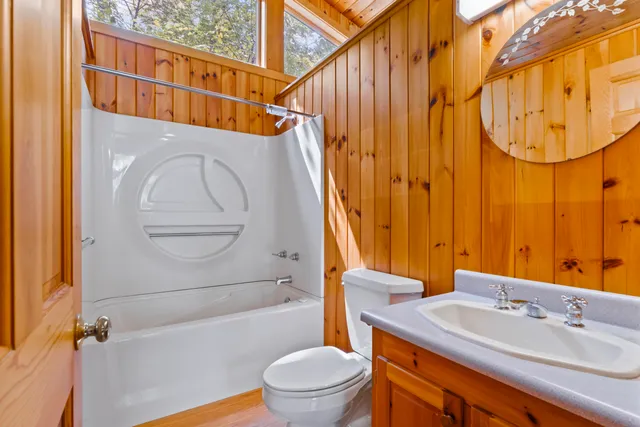 $928,000 | 20-21 Bass Cove, Oakland, ME 04963