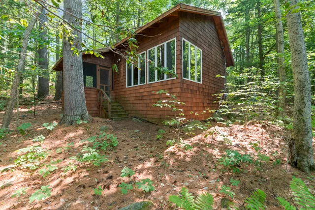 $928,000 | 20-21 Bass Cove, Oakland, ME 04963