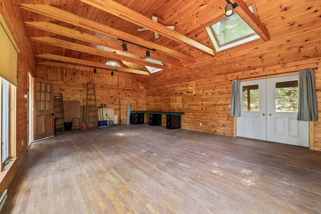 $928,000 | 20-21 Bass Cove, Oakland, ME 04963