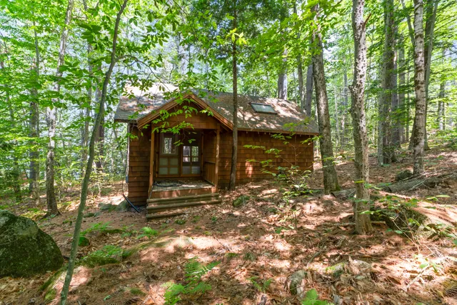 $928,000 | 20-21 Bass Cove, Oakland, ME 04963