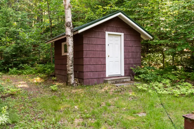 $928,000 | 20-21 Bass Cove, Oakland, ME 04963