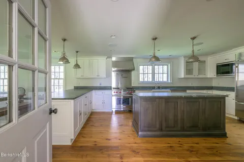 $2,150,000 | 304 Hickey Hill Road, Sheffield, MA 01257
