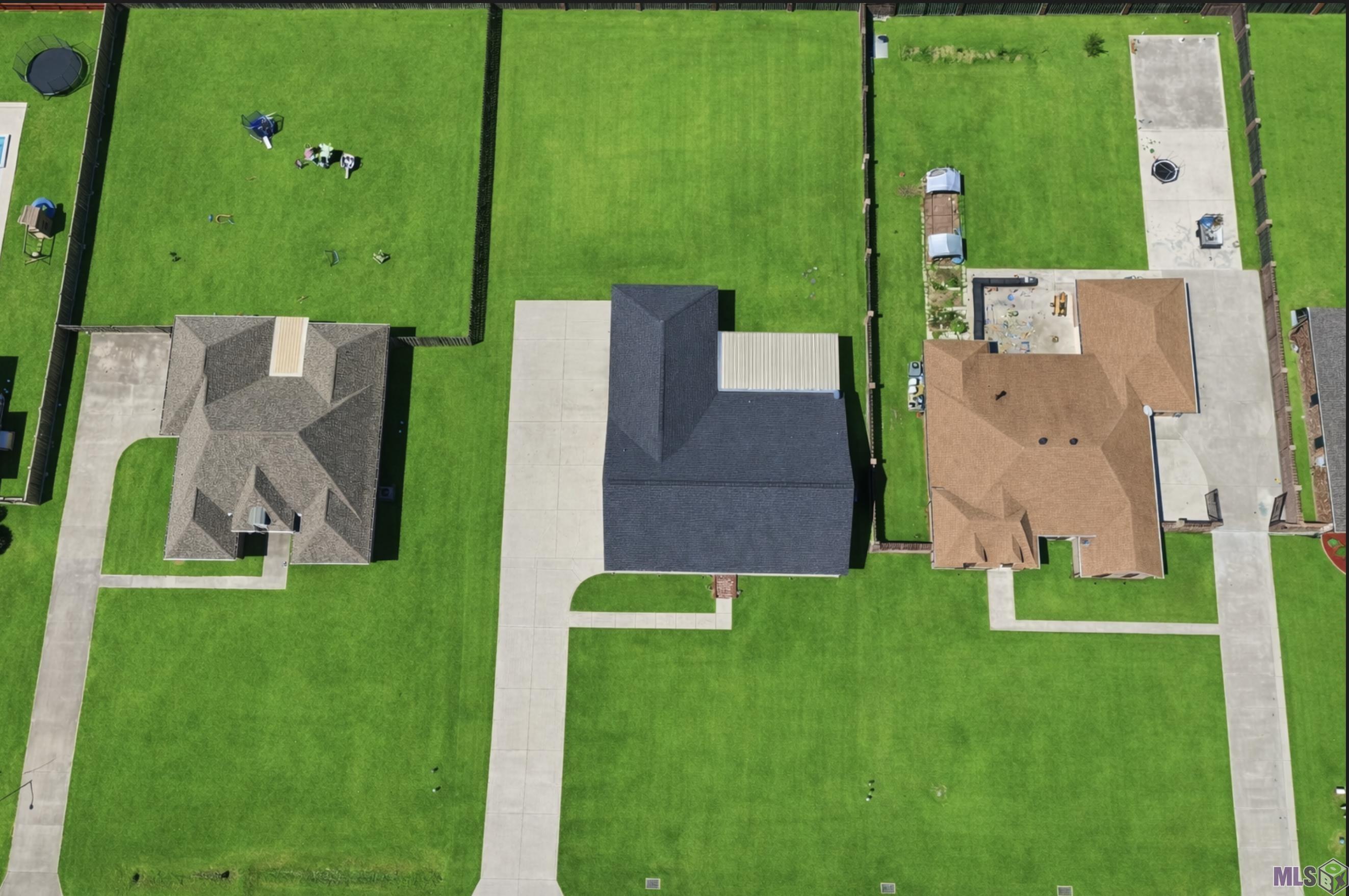 214 Exeter Run Houma, LA 70360 - Photo 2 of 2