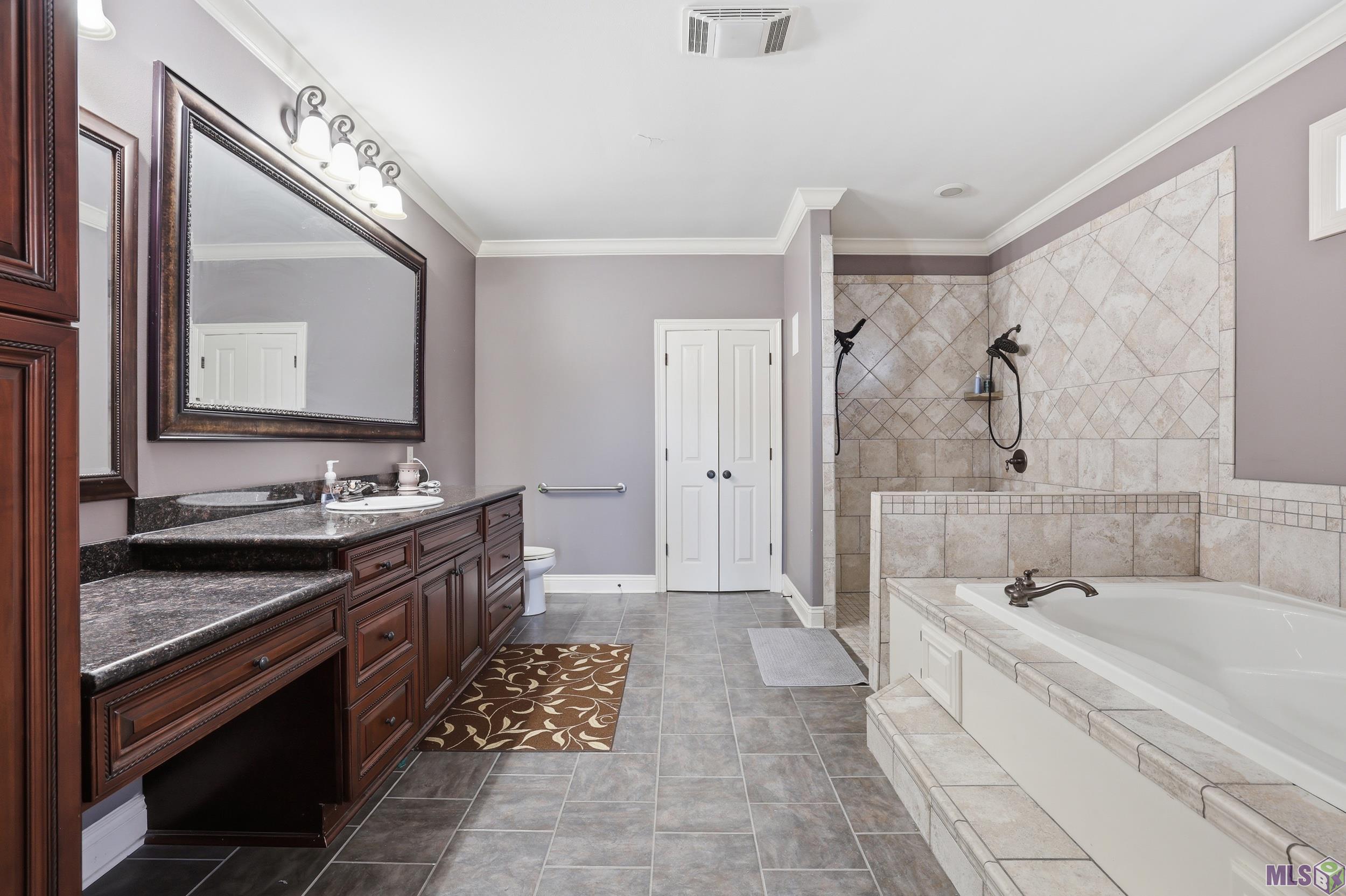 214 Exeter Run Houma, LA 70360 - Photo 2 of 11