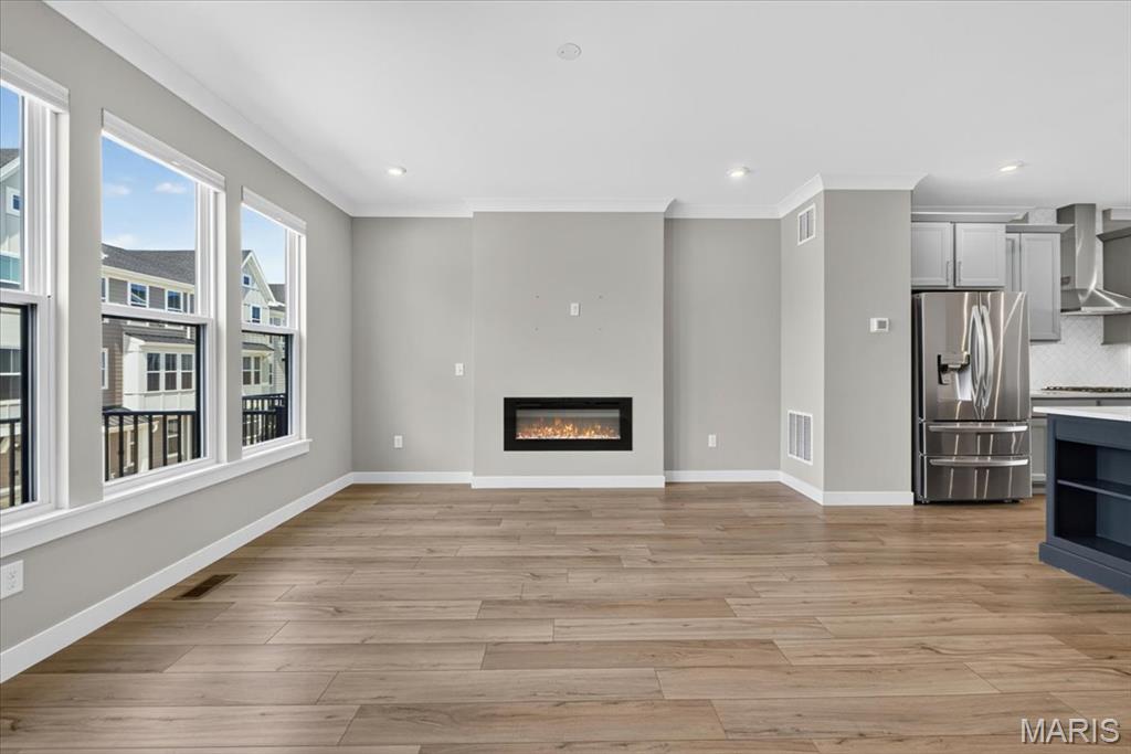 8933 Eager Road St. Louis, MO 63144 - Photo 4 of 33 Gallery Image 4